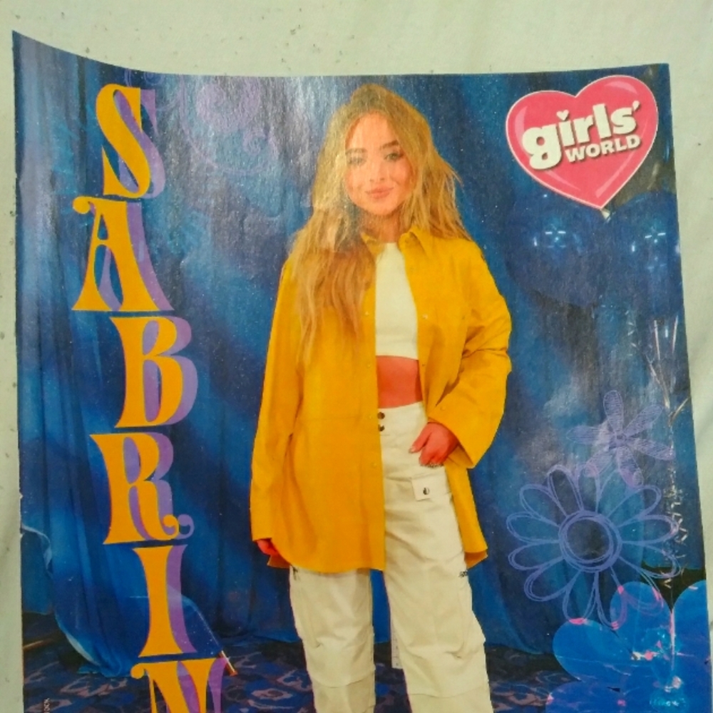 Girls' World Small Sabrina Carpenter Poster